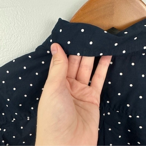 Tommy Hilfiger Navy & White Polka Dot Button-Up Blouse Size Medium - Picture 9 of 14